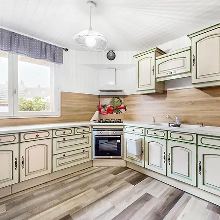 Σπίτι διακοπών Stunning In With Kitchen *