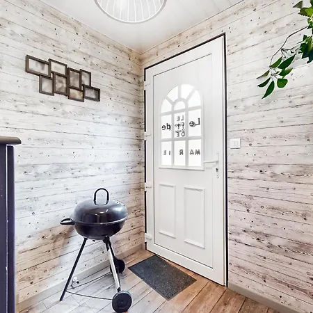 Stunning In With Kitchen
